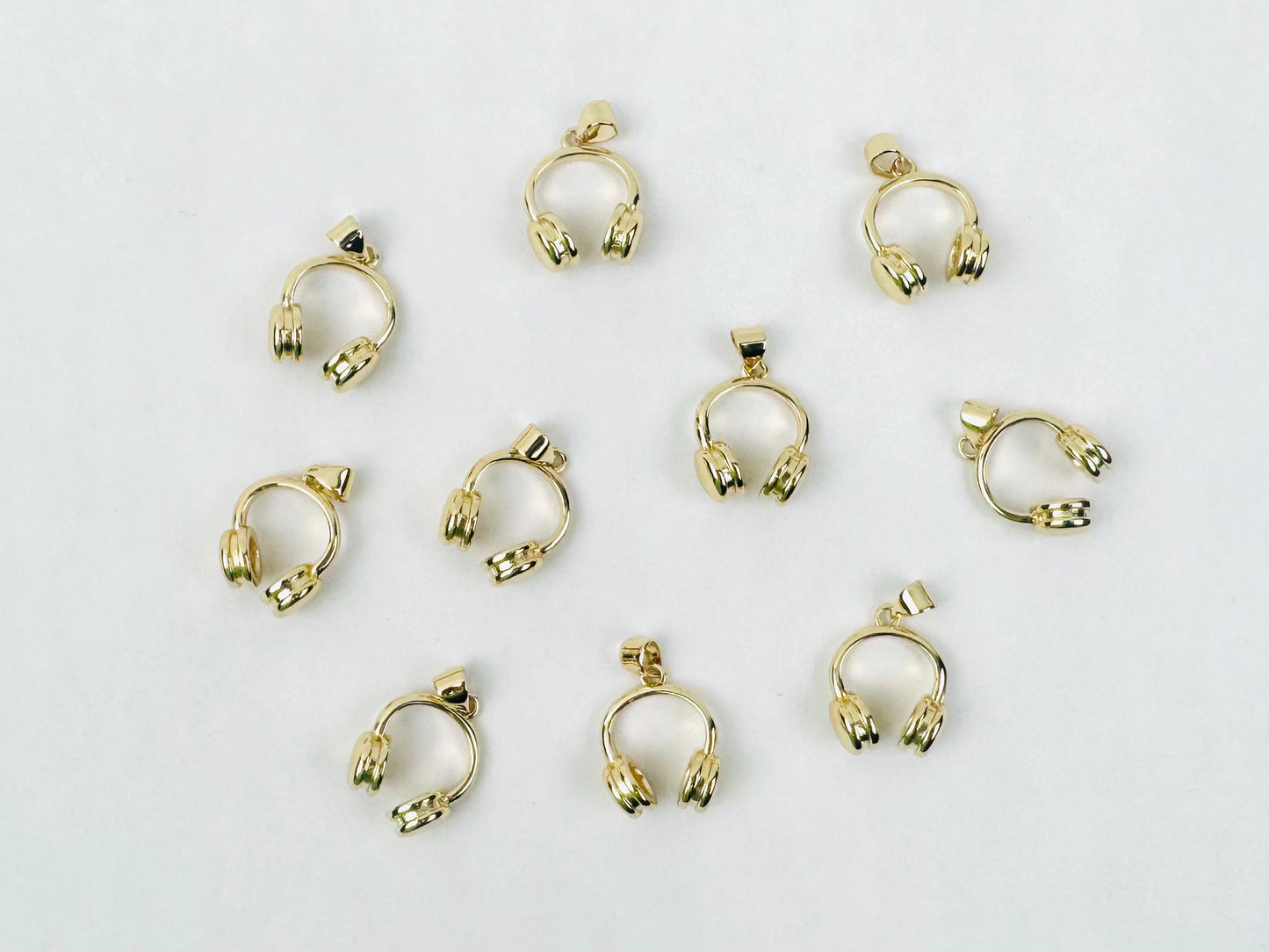 Style 68 - 18K Gold Filled Headphone Music Charm