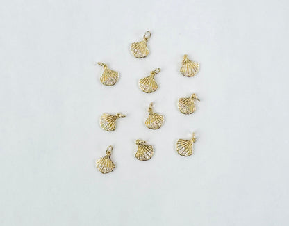 Style 52 - 18K Gold Filled Seashell Charm