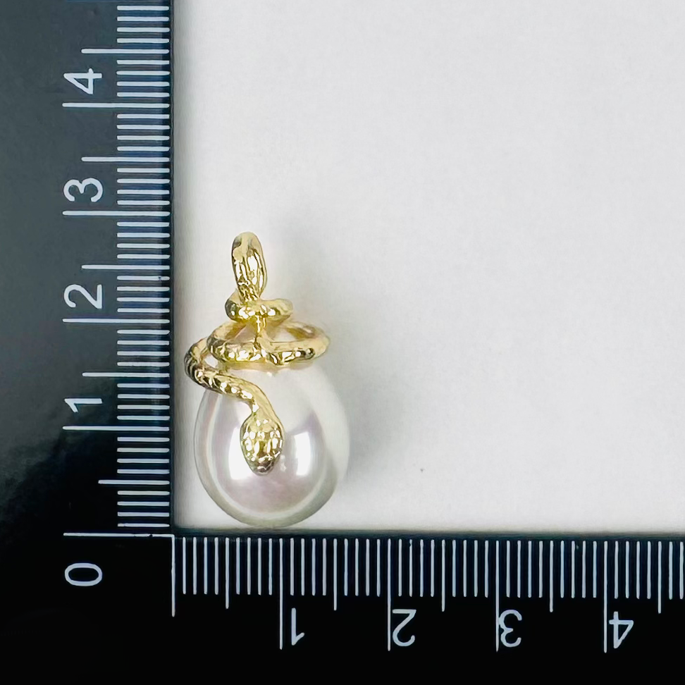 Style 114 - 18K Gold Filled Pearl with Snake Charm