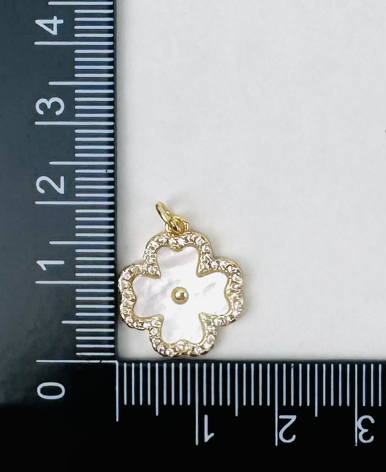 Style 110 - 18K Gold Filled Pearl Clover Charm