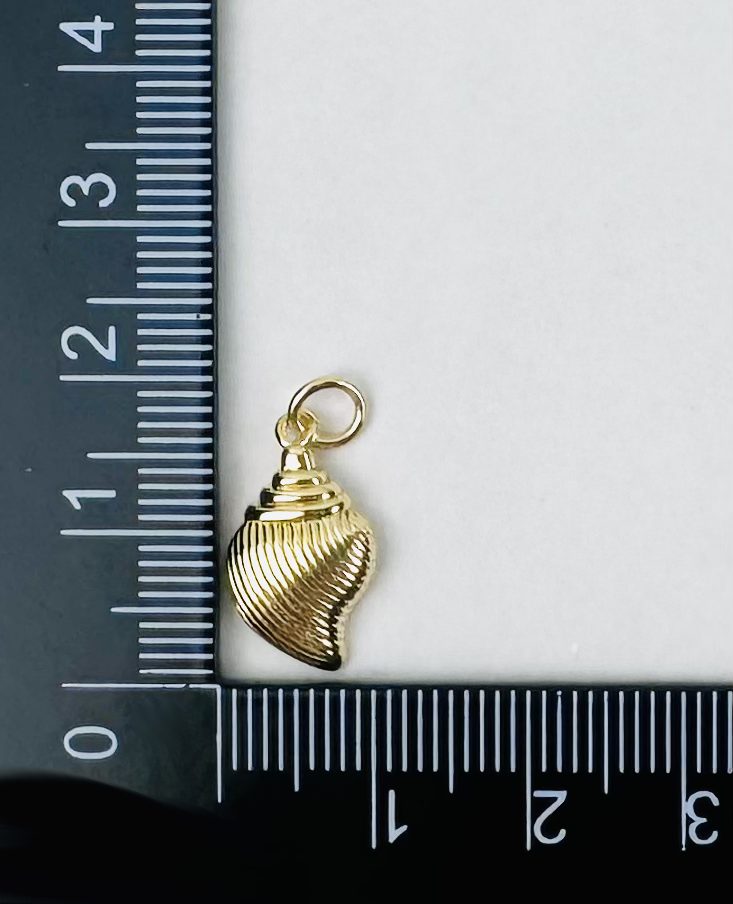 Style 58 - 18K Gold Filled Seashell Charm