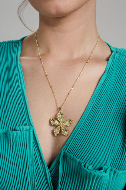 Bold Orchid Blossom Pendant 18K Gold Filled / Silver